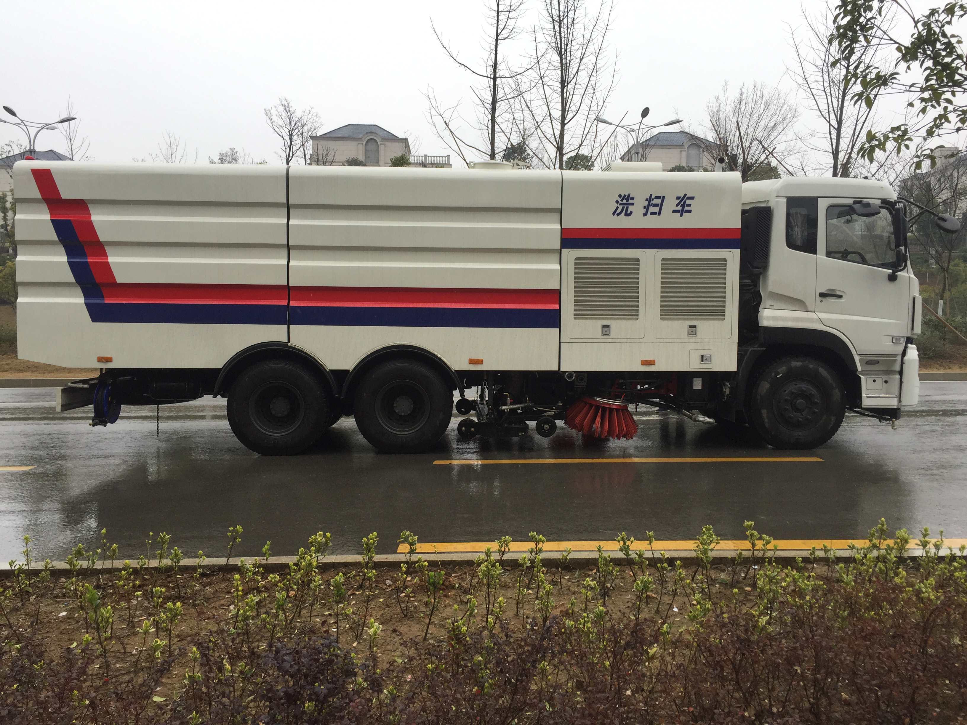 東風天龍大型洗掃車