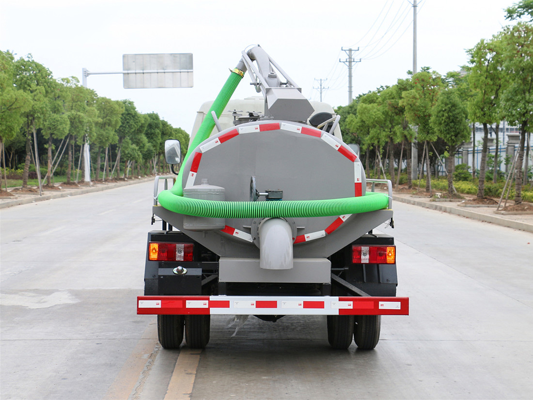 福田小卡之星3噸吸糞車